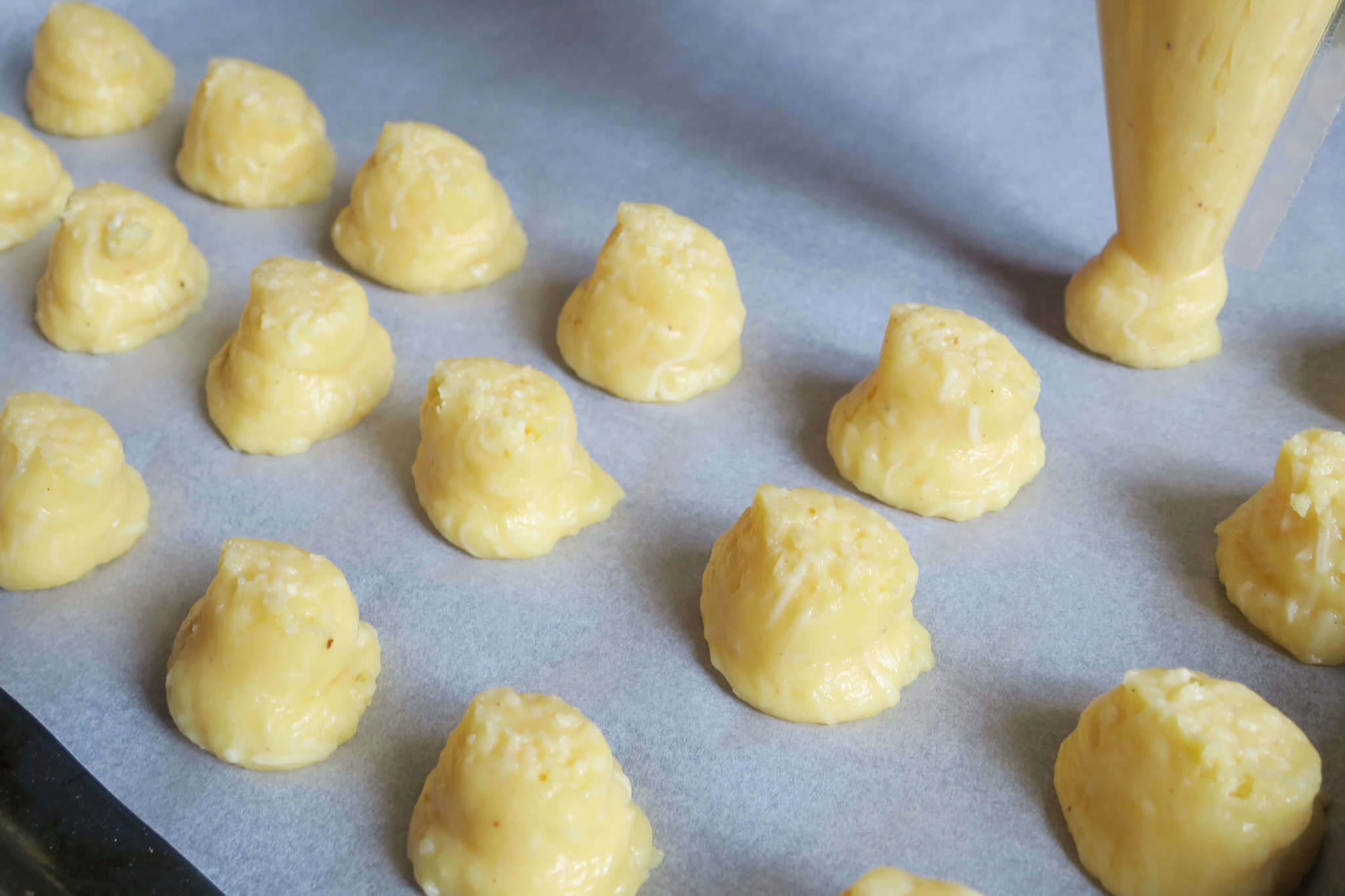 gougères au gruyère râpé